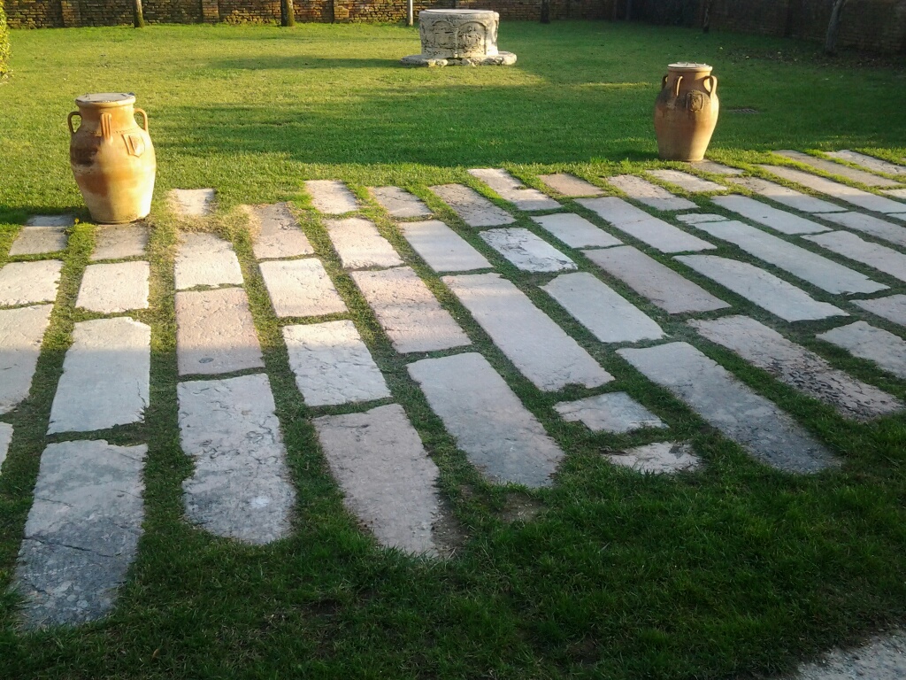 utilizzo di materiali vecchi di recupero per pavimentazione 11