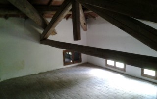 travi e solaio ripristinato da recupero materiali 10